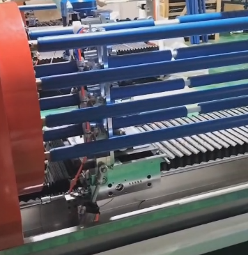 706-4四軸翻卷全自動(dòng)切臺-3