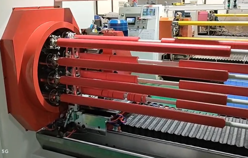 706-4四軸翻卷全自動(dòng)切臺-2